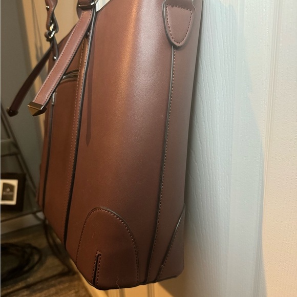 NWOT Laptop Bag with adjustable strap Fits Up to 15.6 inch Laptop Rich Brown - Picture 9 of 13